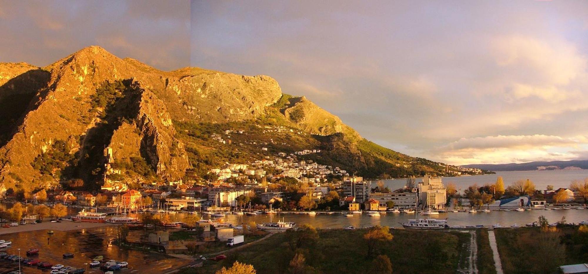 Luxury City Centre Apartment With Stunning View Omis Luaran gambar